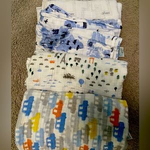 Set of 4 aden + anais muslin / swaddles LIKE NEW
